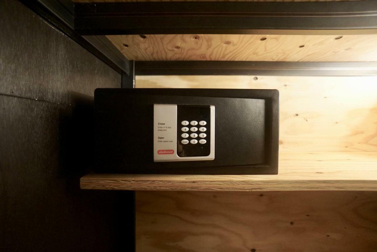 Book And Bed Tokyo Shinjuku Hostel Exterior photo